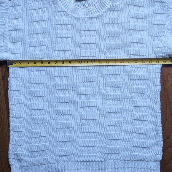 Tony Lambert White Cable Knit Sweater Size Medium - Picture 4 of 4
